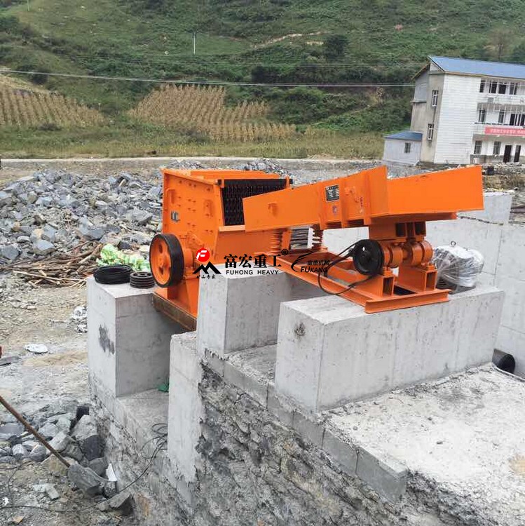 簡易給料機+斜口錘破使用現(xiàn)場